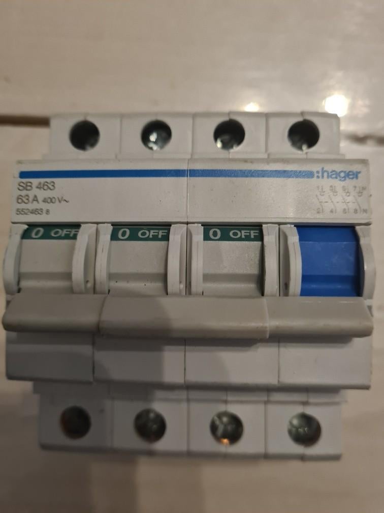 Elektriciteit schakelaars -Omvormer-ENPHASE, Doe-het-zelf en Verbouw, Ophalen of Verzenden, Zo goed als nieuw