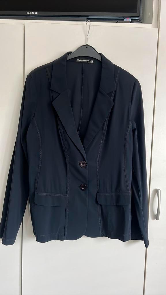 Blazer Studio Anneloes marine, Kleding | Dames, Jasjes, Kostuums en Pakken, Zo goed als nieuw, Jasje, Maat 46/48 (XL) of groter