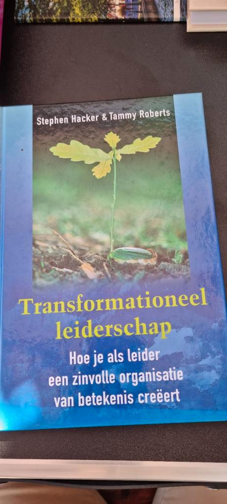 Transformationeel Leiderschap - Hacker & Roberts, Boeken, Economie, Management en Marketing, Gelezen, Management, Ophalen of Verzenden