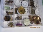 Onderdelen zakhorloges in door in lot, Antiek en Kunst, Antiek | Klokken, Ophalen of Verzenden