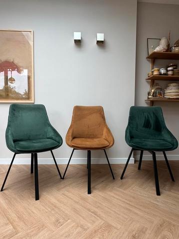 Prachtige draaibare eetkamerstoelen beschikbaar voor biedingen