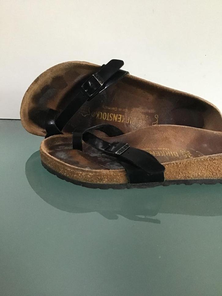 GRATIS VERZENDEN | BIRKENSTOCK Piazza lak zwarte slippers 36, Kleding | Dames, Schoenen, Zo goed als nieuw, Slippers, Zwart, Verzenden