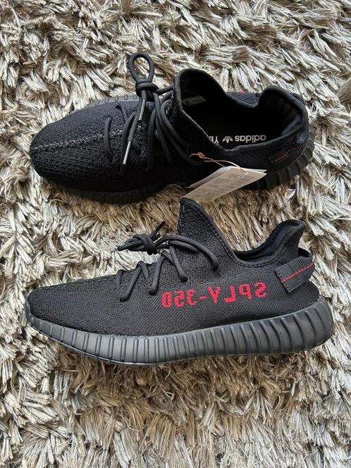 Yeezy Boost 350 V2 'Black Red, Kleding | Heren, Schoenen, Nieuw, Sneakers of Gympen, Zwart, Ophalen of Verzenden