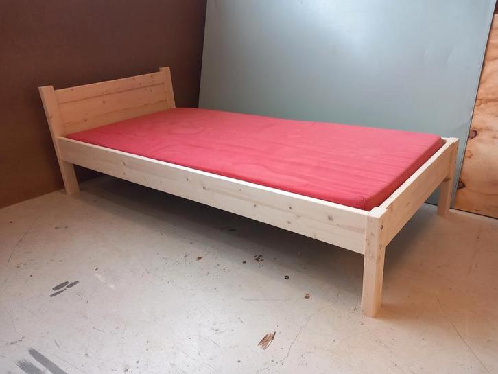 Bed Sal 90x200 of 210 of 220, Huis en Inrichting, Slaapkamer | Bedden, Nieuw, Eenpersoons, 90 cm, 220 cm, Hout, Ophalen