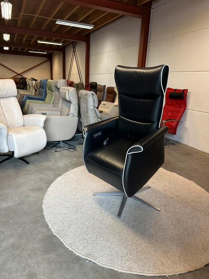 Relaxfauteuil , zwart leren relax fauteuil sta op stoel, Huis en Inrichting, Fauteuils, Zo goed als nieuw, Leer, 75 tot 100 cm