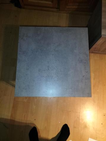 Vierkante Bijzettafel 100x100cm beschikbaar voor biedingen