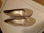 Marco Tozzi pumps maat 39 goud, Kleding | Dames, Schoenen, Pumps, Overige kleuren, Marco Tozzi, Ophalen of Verzenden