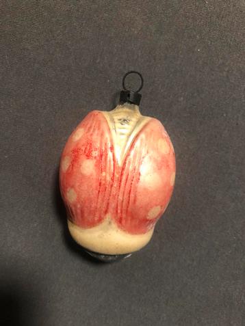 Oude glazen kerstbal lieveheersbeestje in rood beschikbaar voor biedingen