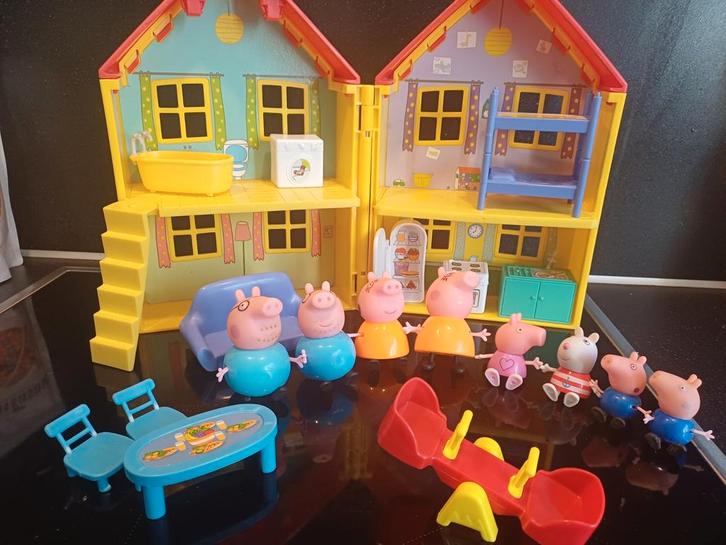 Peppa Pig Huis met Figuren en Accessoires, Kinderen en Baby's, Speelgoed | Poppenhuizen, Gebruikt, Poppenhuis, Ophalen of Verzenden