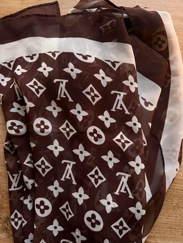 Louis Vuitton Châle Monogram shine Sjaaltje Zijde beschikbaar voor biedingen