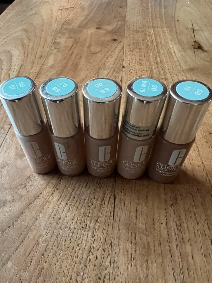 5 x Clinique Superbalanced make up wegens beëindiging hobby, Sieraden, Tassen en Uiterlijk, Uiterlijk | Cosmetica en Make-up, Nieuw