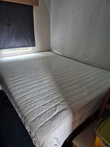 Matras aangepast  beschikbaar voor biedingen