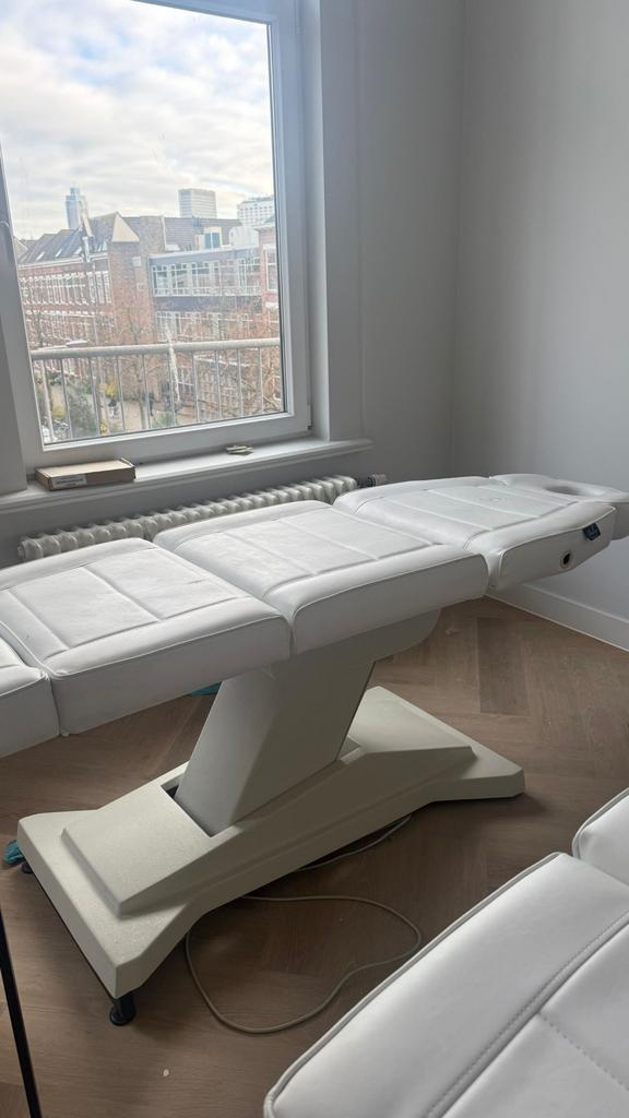 Behandelstoel - Perfect voor schoonheidssalon!, Zakelijke goederen, Kantoor en Winkelinrichting | Winkel en Inventaris, Ophalen