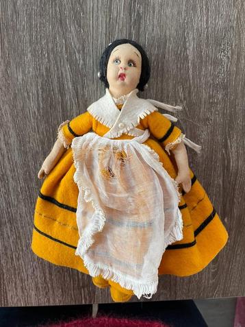 Lenci popje oud in het geel, vilt, ong 25cm. beschikbaar voor biedingen