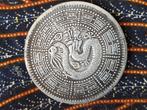 Mooie grote oude Chinese munt met karakters en draak 4,4 cm., Antiek en Kunst, Ophalen of Verzenden