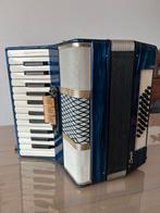 Accordeon kleinformaat parelmoer blauw, Muziek en Instrumenten, Accordeons, Gebruikt, 32-bas, Toetsaccordeon, Met koffer