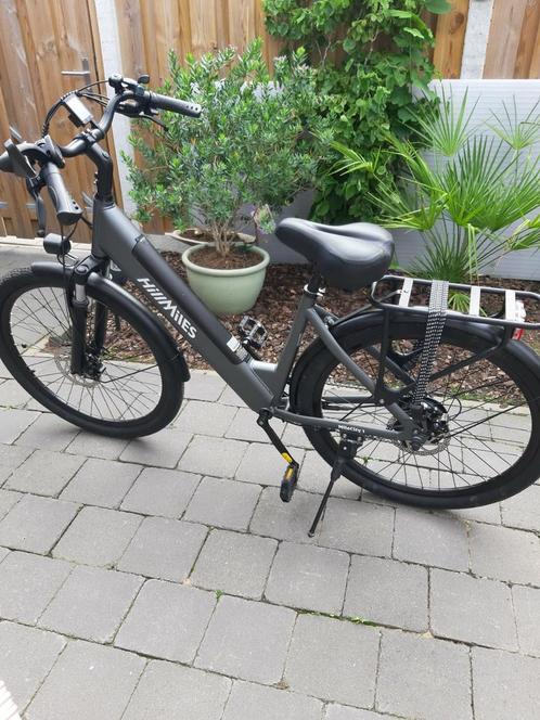 Nieuwe elektrische  fiets helemaal nieuw hij is voor ons een, Fietsen en Brommers, Elektrische fietsen, Zo goed als nieuw, Overige merken