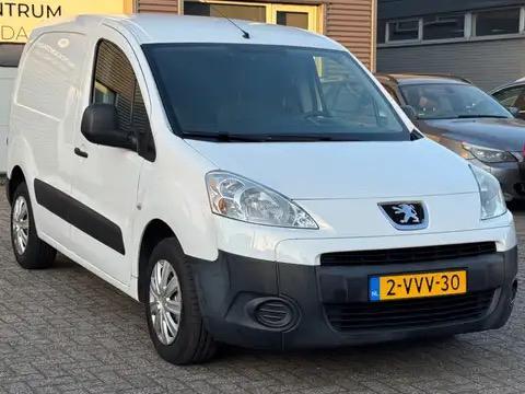 Peugeot Partner 1.6 HDI 66KW 2012 met nieuw trekhaak, Auto's, Bestelauto's, Particulier, Peugeot, Diesel, Origineel Nederlands