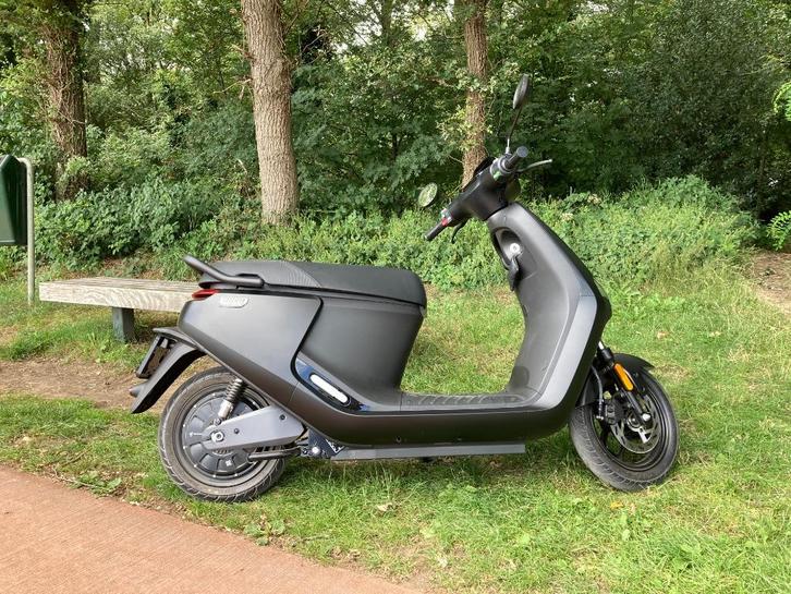 Snorfiets ( E Scooter ) 25KM, Fietsen en Brommers, Snorfietsen en Snorscooters, Zo goed als nieuw, Overige merken, Elektrisch