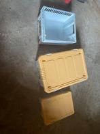 3 kunstof kraten. Waarvan 2 met deksel, Doe-het-zelf en Verbouw, Kratten en Dozen, Ophalen of Verzenden, Gebruikt, Krat, Minder dan 35 cm