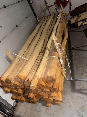 Spintvrije geschuurde Robinia palen Ø11-14x400cm beschikbaar voor biedingen