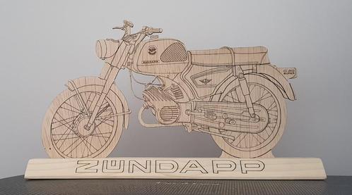 thema silhouet met een Zundapp c50 hoge tank gelaserd, Huis en Inrichting, Woonaccessoires | Klokken, Nieuw, Ophalen of Verzenden