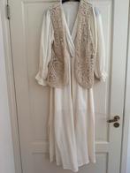 Louizon 2 crème  jurk met hesje, Maat 38/40 (M), Beige, Ophalen of Verzenden, Zo goed als nieuw