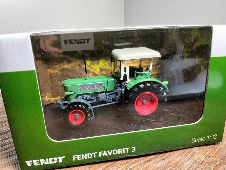 Te koop ROS Fendt Favorit 3 4-WD Fritzmeier cabine., Hobby en Vrije tijd, Modelauto's | 1:32, Nieuw, Tractor of Landbouw, Overige merken