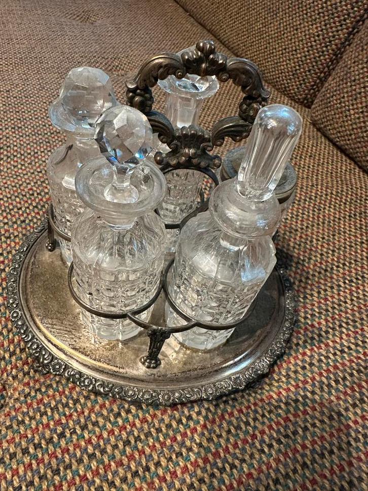 Antiek likeurstel met kristallen karaffen, Antiek en Kunst, Antiek | Glas en Kristal, Ophalen