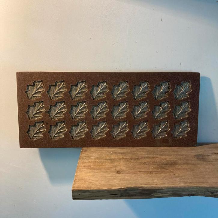 Vintage Chocolade Mal Eikenblad 20x46cm, Antiek en Kunst, Antiek | Keukenbenodigdheden, Ophalen of Verzenden