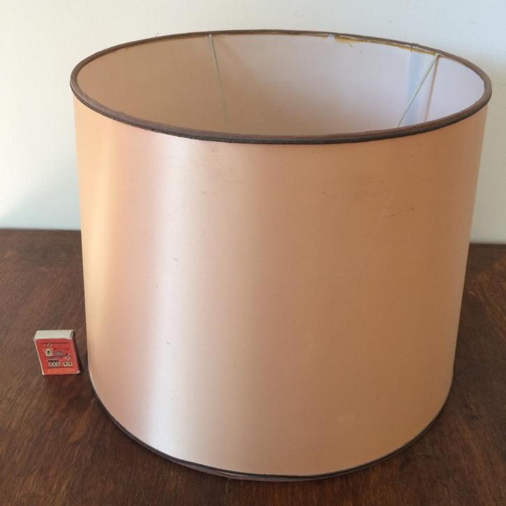 Oudroze roze lampenkap 40 cm doorsnee en 30 cm hoog rustiek, Huis en Inrichting, Lampen | Lampenkappen, Gebruikt, Rond, Ophalen of Verzenden