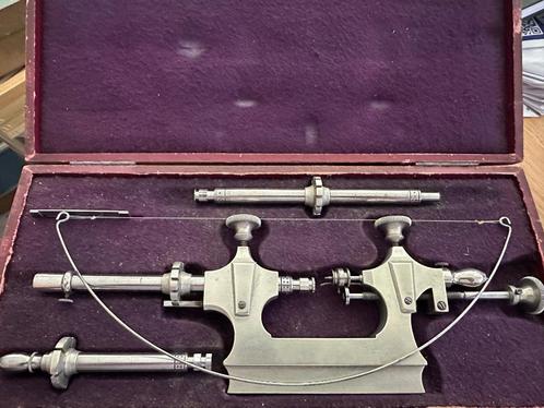 Horlogemakersgereedschap en onderdelen, Antiek en Kunst, Antiek | Gereedschap en Instrumenten, Verzenden