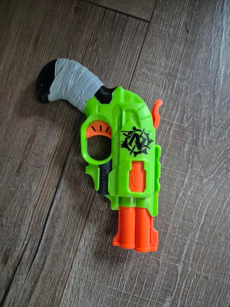 Nerf Zombie Strike Revolver, Kinderen en Baby's, Speelgoed | Buiten | Actiespeelgoed, Ophalen of Verzenden, Gebruikt