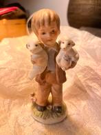 Capodimonte beeldje met lammetjes goebel hummel, Verzamelen, Beelden en Beeldjes, Ophalen of Verzenden, Zo goed als nieuw, Hummel