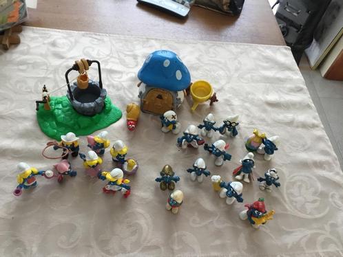 Vintage smurfen, smurfen huisje en waterput ,1965 en later., Verzamelen, Smurfen, Huisje of Attribuut, Verschillende Smurfen, Ophalen of Verzenden