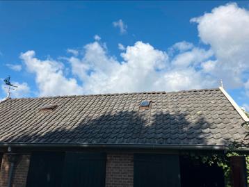 Blauwe Hollandse dakpannen antiek. beschikbaar voor biedingen