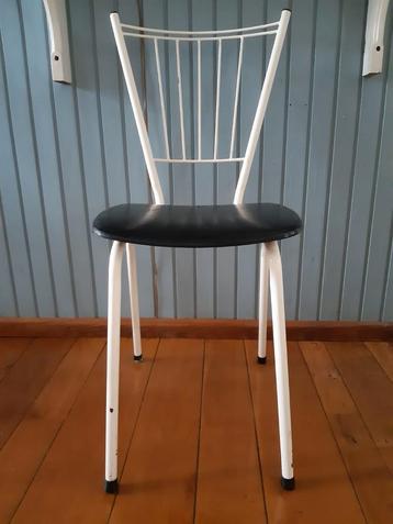 2 Franse stoeltjes  beschikbaar voor biedingen