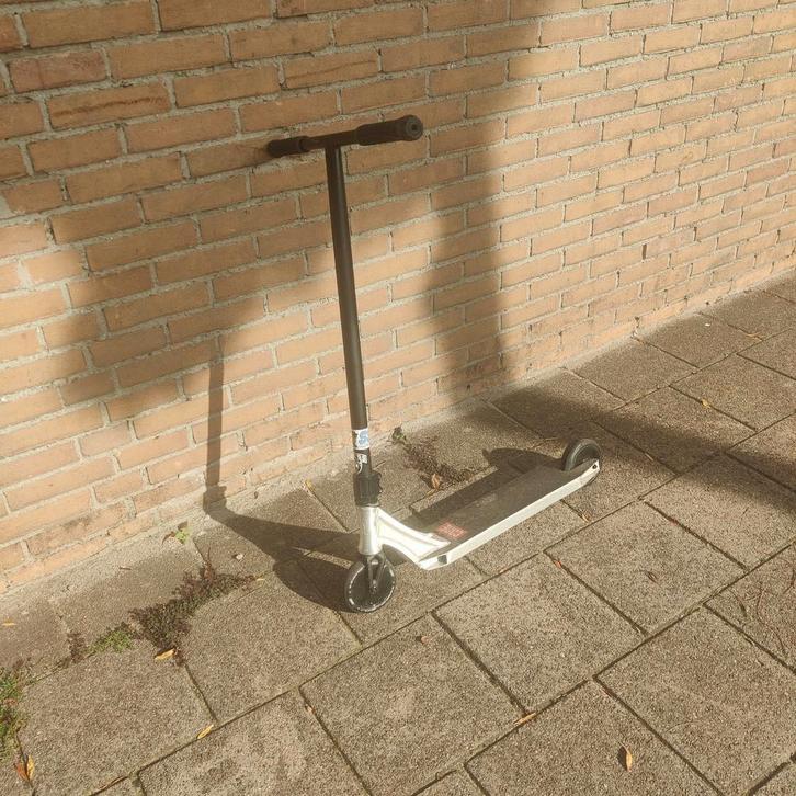 Custom stuntstep, Fietsen en Brommers, Steps, Zo goed als nieuw, Gewone step, Ophalen