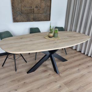 Eikenhout Deens ovale tafel beschikbaar voor biedingen
