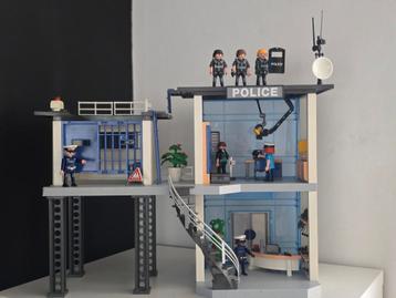 playmobil politiebureau  beschikbaar voor biedingen