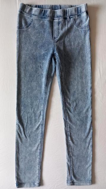 Licht blauwe spijker look legging maat 122 - 128 beschikbaar voor biedingen