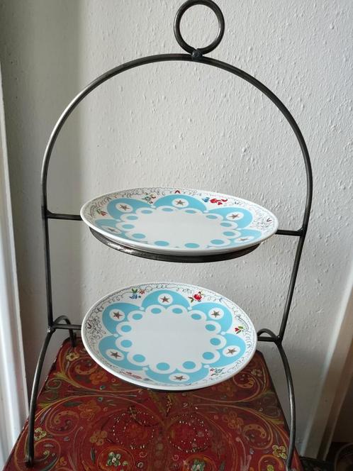 Mooie metalen etagère met twee 'Poekie' borden, Huis en Inrichting, Woonaccessoires | Etagères, Zo goed als nieuw, Verzenden