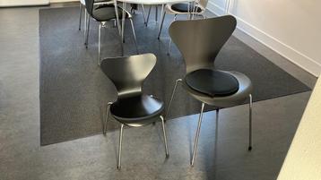 Fritz Hansen vlinderstoel 3107 junior beschikbaar voor biedingen