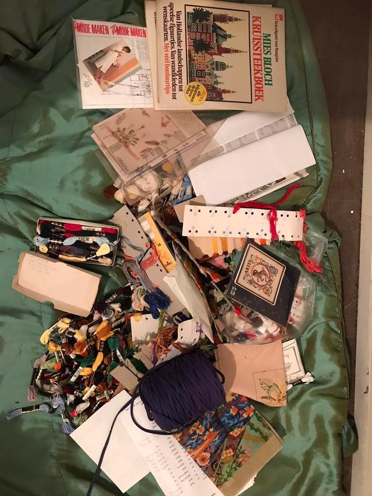 Groot partij met oa dmc alles voor 12,50, Hobby en Vrije tijd, Borduren en Borduurmachines, Ophalen of Verzenden