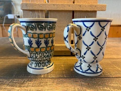 twee bunzlau mokken. 15 Nordic - 27 guirlande., Huis en Inrichting, Keuken | Servies, Zo goed als nieuw, Kop(pen) en/of Schotel(s)