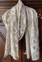 Leuke zomersjaal, shawl met open details; 155 x 45 cm, Ophalen of Verzenden, Zo goed als nieuw, Maat 38/40 (M), Sjaal