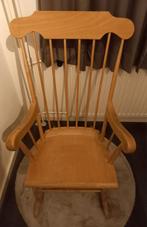 Schommelstoel van hout bijv. voor op babykamer, Huis en Inrichting, Stoelen, Ophalen, Gebruikt, Bruin, Eén