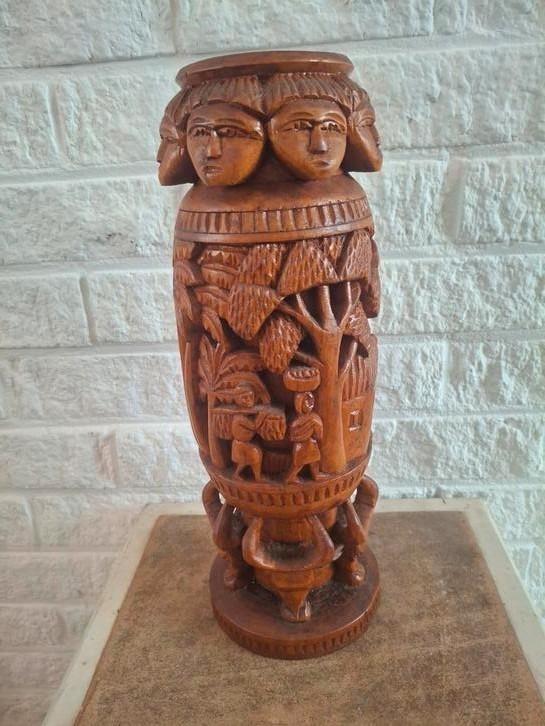 Handgesneden houten totem of vaas 39 cm hoog, Antiek en Kunst, Kunst | Beelden en Houtsnijwerken, Ophalen of Verzenden