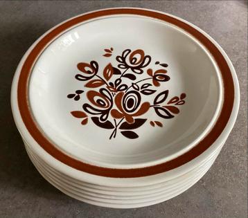 Vintage Aardewerk Borden met Bloemenmotief beschikbaar voor biedingen