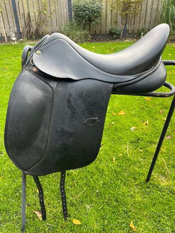 HDR 17,5 inch dressuurzadel fit 2,5 beschikbaar voor biedingen